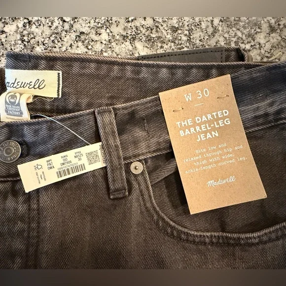 NWT Madewell Darted Barrel-Leg Jean in Olenda Wash - Picture 6 of 6